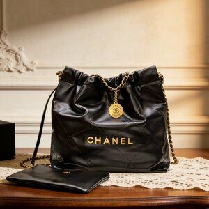 Chanel 22 Large in Quilted Patent Leather